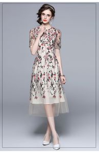 Abiti casual 2023 New Summer Embroidery Party Dress Donna manica corta Flower Overlay ricamato vita sottile Vintage Mesh Runway Dress