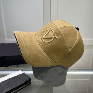 2023 Berretto da baseball Cappello da designer di lusso Strisce Moda Lettere Classico Versatile Donna Uomo Semplice e casual Sport Cappellini da viaggio Cappello da sole molto bello