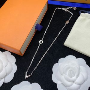 womens necklaces designer luxury necklace jewelry set tennis bracelet and earrings Letter Necklaces for man and women hip hop jewelry with box wedding gifts dhgate