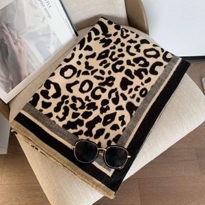 Sciarpe Designer Brand Winter Women Sciarpa Warm Large Scialle Avvolge Coperta con stampa leopardata Luxury Pashmina Bufandas Foulard femminile
