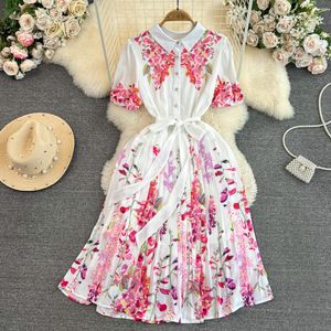 2023 Abiti casual Runway Fashion Stampa floreale Abito estivo Donna Elegante manica corta Sashes Midi Abiti pieghettati Office Lady Work Robes