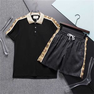 Fatos de treino de verão Impressão de marca de manga curta terno fitness moda lazer esportes super legal camiseta preta shorts conjunto de 2 peças S64R