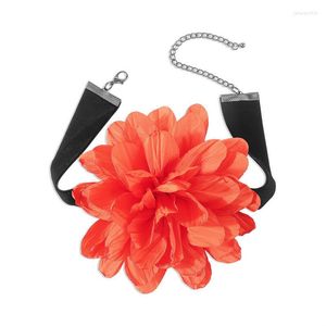 Choker Fashion Chrysanthemums Flower Pendant Halsband Black Orange Flocked Fabric Collar For Women smycken