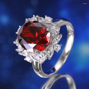 Cluster Rings S925 Sterling Silver High Carbon Diamond Cut Simple Light Luxury Sunflower Ring Inlaid With Red Gemstone Female Jewelry