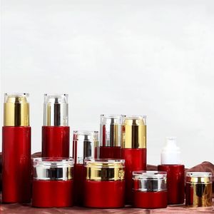 Barattolo di vetro rosso Bottiglie di crema Barattoli cosmetici rotondi Barattoli per bottiglie con pompa spray per crema per il viso con coperchio in acrilico oro/argento 20g-30g-50g Gvvdx