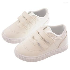 Atletiska skor 2023 Spring Autumn White Kids Casual Children Sneakers Baby Boys Sports Running Girls Pu Leather