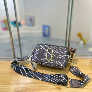 Torby projektantów Four Seasons Crossbody Torba na zakupy crossbody torebki z kamerą torebki i torebki Lady luksusowe słynne marki torby na ramię prezent kreskówka nowa