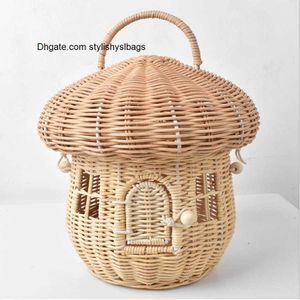 Shoulder Bags Fashion Rattan Mushroom Basket Bag Designer Wicker Woven Women Handbags Lovely Summer Beach Straw Bag Bali Holiday Box Purses