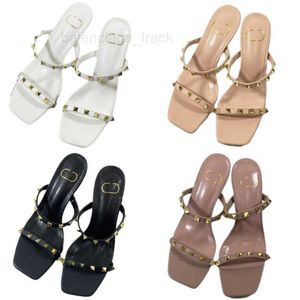 Party Sandals Designer Shoes Slip-On Studs Outdoor Shoes Sexy Ladies High Heels Wedding Shoes Square Toe Women Shoes Sheepskin Fashionable High Quality Dress Shoes