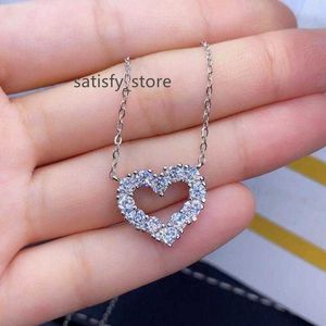 Lockets Mosan Diamond Pendant Necklace Heart D Color VVS1 Class Clarity Eight Arrows Cutting Women's Jewelry S925 Luxury
