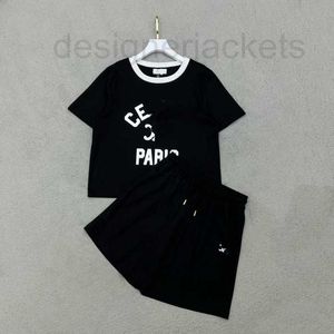 Agasalhos femininos Designer 23 Summer Novo estilo minimalista, camiseta estampada com padrão de arco triunfal redutor de idade com conjunto casual curto JRDC