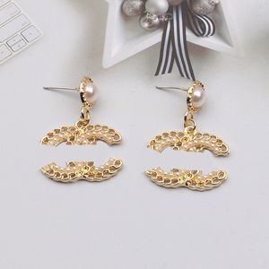 20style Luxury Designers Earring Stud Letter Famous Women Fashion Pearl Chain Earring Letter Wedding Party Jewerlry High Quality 18K Gold Plated