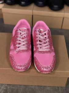 Buty dla kobiet Wysoka najnowsza jakość srebrne trampki Spring Chuka Casual Sports Shoe bez poślizgu gumowa podeszwa zewnętrzna rozmiar 35-43 019