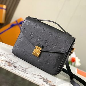 Modedesigner väska kvinnor stor kapacitet bärbar tygväska solid läder axel väska klassisk präglad crossbody väska