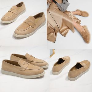 スエードレザーローファーecru 1d22 Mocassini in Pelle Scamosciata Logo Trogo trogolo in metallo smaltato non slip trigular shaped sole lovers seriesデザイナーローファー