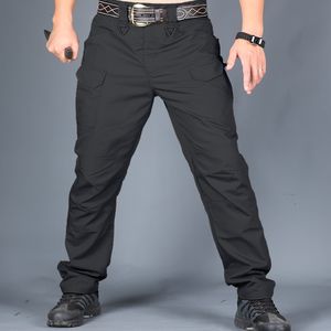 Pantaloni da uomo Pantaloni tattici militari Pantaloni da combattimento speciali da uomo Pantaloni multi-tasca impermeabili da allenamento casual resistenti all'usura Pantaloni da uomo 230612