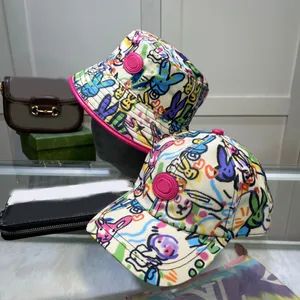 Boné feminino Clássico Designer Chapéu de inverno Gorro Masculino Feminino Boné de luxo Chapéu de máscara ajustado Unissex Casual Ao ar livre Graffiti de alta qualidade