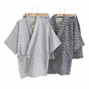 メンズスリープウェア日本のシンプルなガーゼコットンショーツ着物パジャマセットメンファッションウェーブ半袖バスローブ