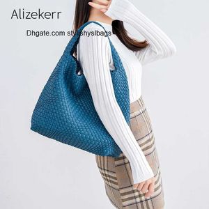 Totes Large Capacity Woven Tote Bag Women 2020 New Korean Top Quality Luxury Brand Soft Purse And Handbag Ladies Casual Shoulder Bag