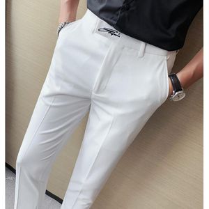 Blazer 2022 Pantaloni eleganti da uomo d'affari stile coreano Pantaloni da tuta sociali da ufficio sottili Pantaloni casual Streetwear Abbigliamento bianco nero 2936
