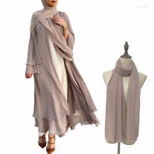 Этническая одежда 2023 Прибытие стиль моды в стиле моды мусульманские женщины с длинным рукавом полиэстер с твердым цветом абая со шарфом