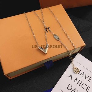 Pendant Necklaces Luxury Brand Heart Pendant Necklaces Gold Plated Simple Love Copper Ring Printed designer necklace Women Designer Jewelry J230612