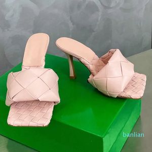 Mule Summer High Luksusowy designerski sandałowy sandałowy prosta i modna czerwona gwiazda netto z tymi samymi elementami projektu tkania pantofli Wysokość 9 cm