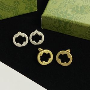 Luxury Stud Söt i högsta kvalitet Guld Silver Silver Color Trendy Brass Engagement Women Designerörhängen