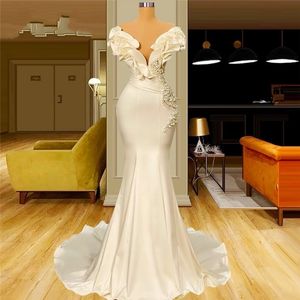 Dubai Arabische Perlen Perlen Meerjungfrau Brautkleider Sexy Schulterfrei Elegantes Elfenbein Satin Rüschen Brautkleider Vintage Boho Cou248P