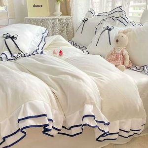 Bedding sets Korean Princess White Bedding Set For Women Double Ruffle Lace Duvet Cover Full Queen Solid Color Comfortable Falt Bed Sheet Set Z0612