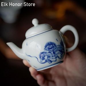 Teaware 140 ml Ancient Blue and White Ceramic Teapot Handmade Lion Art Single Pot With Filter Hole Housual Tea Maker Pot Kung Fu Teaset