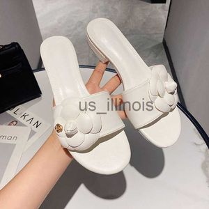 Terlik narin kadın çiçek sandalet düşük kare topuklu terlik femme ayakkabıları yaz bayanlar açık ayak parmağı flipflops lüks camellia slaytlar 2022 j230613