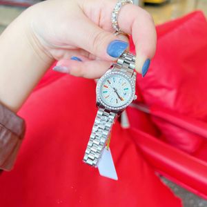 Orologio da donna orologio automatico al quarzo cinturino in acciaio inossidabile da 28 mm orologio con diamanti design impermeabile orologio di lusso orologio da regalo di alta qualità