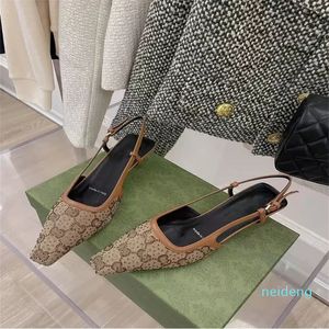 Tasarımcı -Kadın Slingback Sandalet Pompa Slingback Ayakkabıları Kristaller Köpüklü Motif Arka Motif Tokası 2023