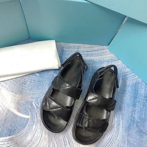 Sandalet Kadınlar Slaytlar Kadın Scuffs Terlik Luxurys Tasarımcıları Jöle Ayakkabı Yüksek Topuklu Lady Paris Yaz Plajı Pompalar