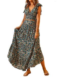 Vestido de duas peças Awoscut Feminino S 2 Roupas de verão Manga babado Tops curtos com decote em V e saia longa floral maxi Conjunto de roupas de praia para férias (amarelo