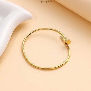 Braccialetti di braccialetti per chiodo per chiodi piccoli modelli di alta edizione per donne donne in acciaio inossidabile Bracciale sottile