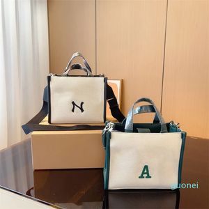 Fashion Designer Tote Bag School Style Borse per la spesa di grande capacità Lady One Shoulder Bags Borse da viaggio Designer Summer Beach