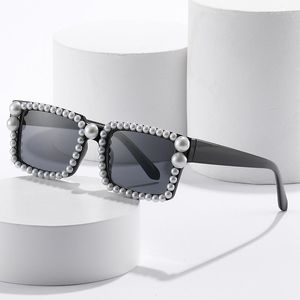 Occhiali da sole Pearl Square per le donne Luxury Design Fashion Vintage Elegant Ladies Female Driving Beach Travel Occhiali da sole Eyewear