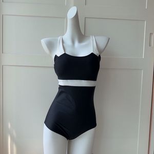 Summer sexy swimsuit quick-drying breathable seaside vacation leisure comfortable beach seaside swimming pool hot spring one-piece bikini