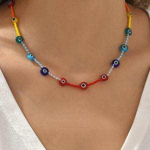 Choker koreansk mode färgglada pärlhalsband kvinnors vintage smycken romantisk halskedja klassiska smycken utsökta halsband