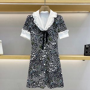 2023女性デザイナーサマー服ローブフレンチスタイルの小さなスカートvネックバブルスリーブスターフローラルドレス