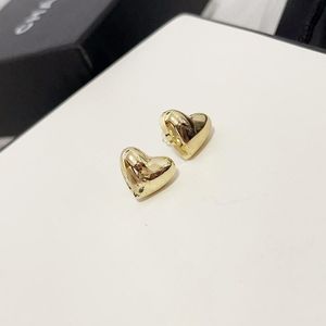 Brinco de designer em formato de coração brinco banhado a ouro 18k anéis de orelha letras duplas brincos de diamante festa de casamento joias acessórios de presente para mulheres meninas 2024