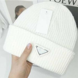 Lüks örme şapka marka tasarımcısı Beanie Cap Erkek ve Kadınlar Fit Unisex% 100 Kaşmir Mektup Boş Zaman Kafatası Açık Moda Yüksek Kalited5yt