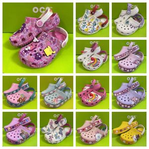 Sandaler Eva Kids Crocclog Crocodile Shoes Lätt bekväm högkvalitativ barn Summer Slides Designers Sandalias Mujer Slippers A-01