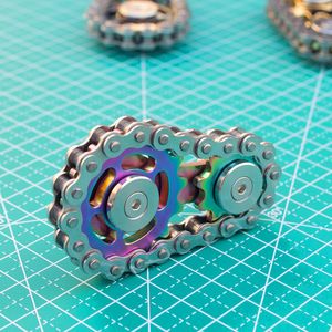 Dönen üst paslanmaz çelik dişliler volan parmak parmak gyro zincirleri EDC metal oyuncak dişli jiroskeri sproket roadbike spinner 230612