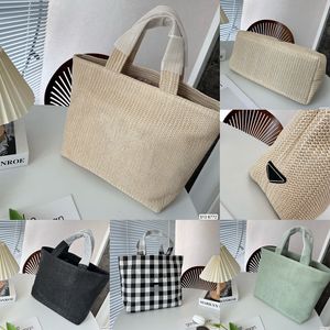 Designer raffia axelväska på kvinnor strandpåsar lyxiga handväskor andningsväskor vävda naturliga lafit gräs shopping sommarmikrofiber broderad