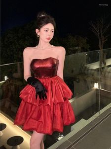 Casual Dresses Women Sleeveless Red Tierred Dress 2023 Hög midja lapptäcke Elegant stropplös Prom Organza -paljett Födelsedagsfest