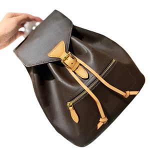 حقيبة ظهر مصممة للنساء في الهواء الطلق حقيبة أزياء حقيبة يد فاخرة للجنسين على ظهره