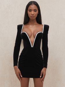 Basic Casual Dresses Mozision Long Sleeve Sexy Deep V Neck Wired Diamante Crystal Padded Should Bodycon Outfit Winter Velvet Party Dress 230613